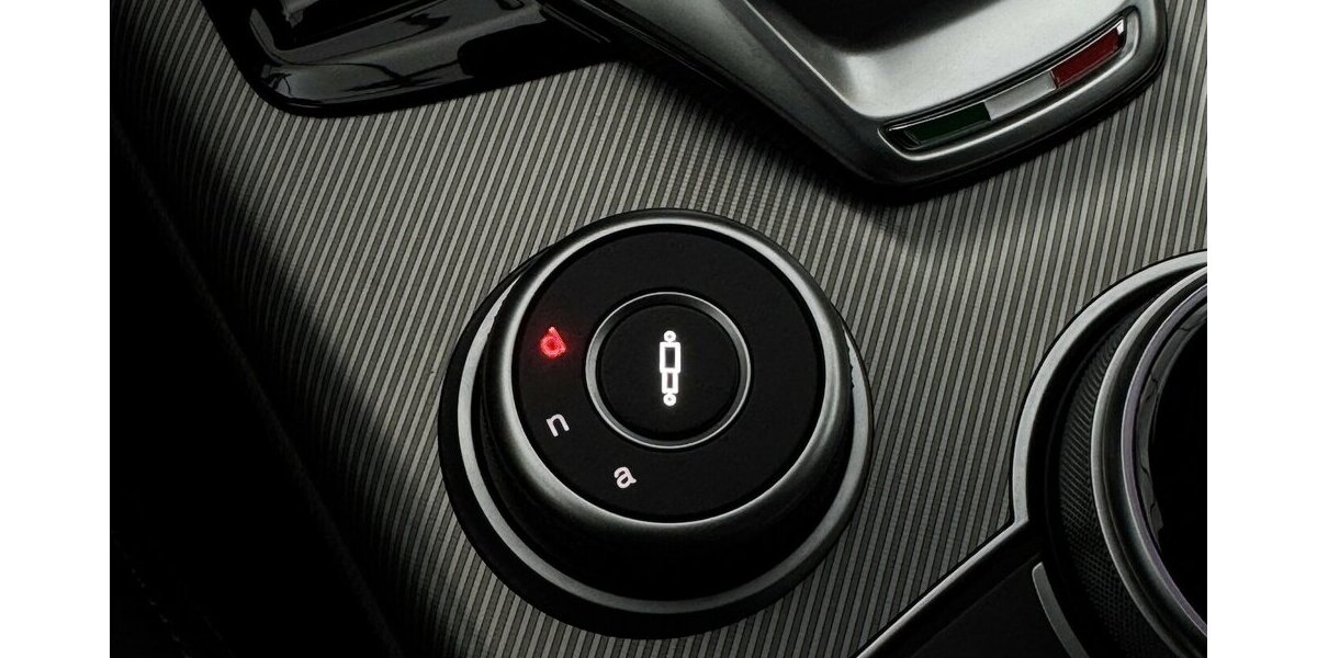 Alfa Romeo Giulia Competizione Q4 Turbo CarPlay Kamera 8.960 km 36.220 &euro; Lich 35423