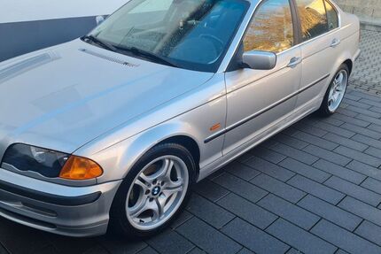 BMW 323 209.000 km 4.750 &euro; Wetzlar 35586