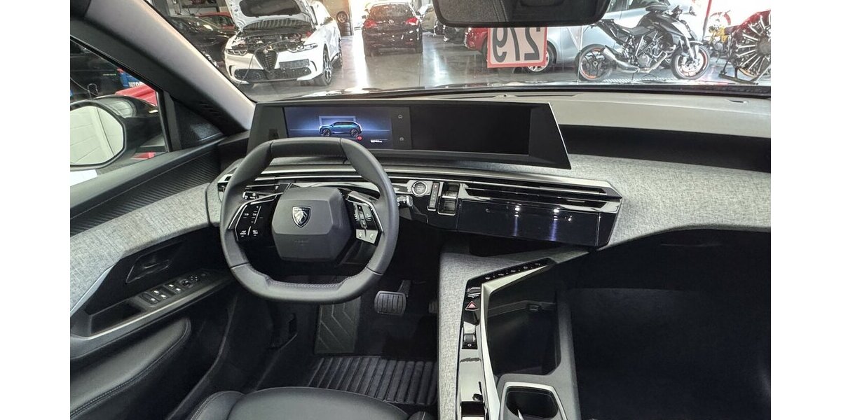 Peugeot 5008 145 Mild Hybrid Allure7 Sitzer LED CAM 30.800 km 27.320 &euro; Lich 35423