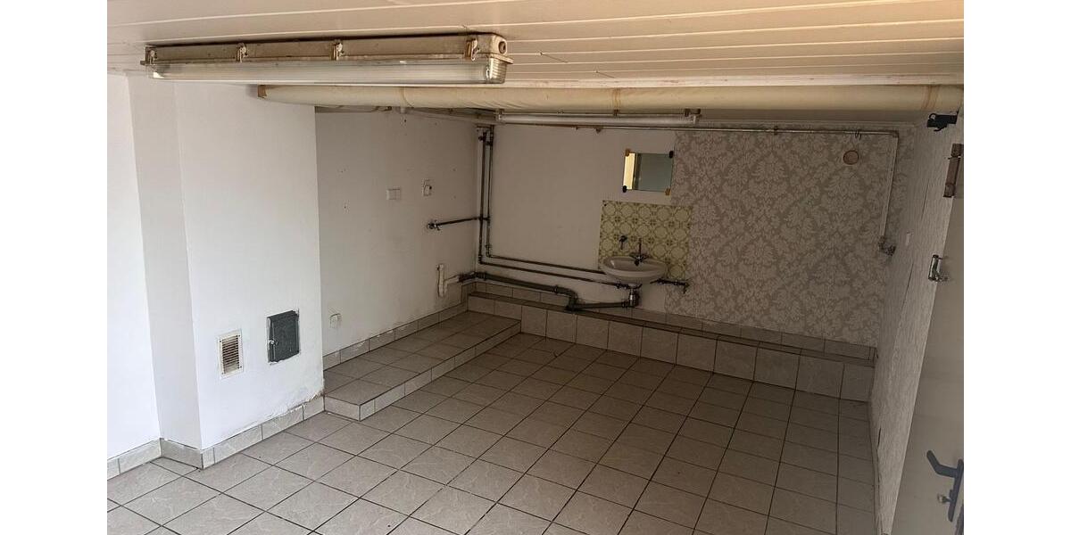Einfamilienhaus Linden - 6 Zimmer, 220 m&sup2;, 420.000&euro; | Angebot:27023922