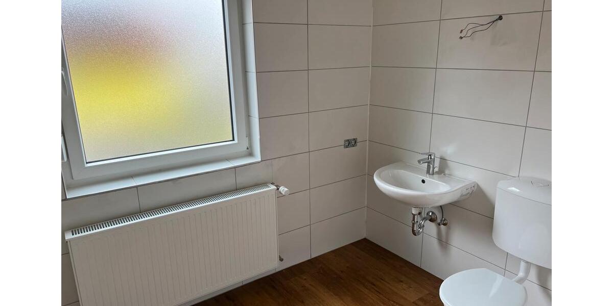 Etagenwohnung Amöneburg - 9 Zimmer, 200 m&sup2;, 1.400&euro; | Angebot:25613866