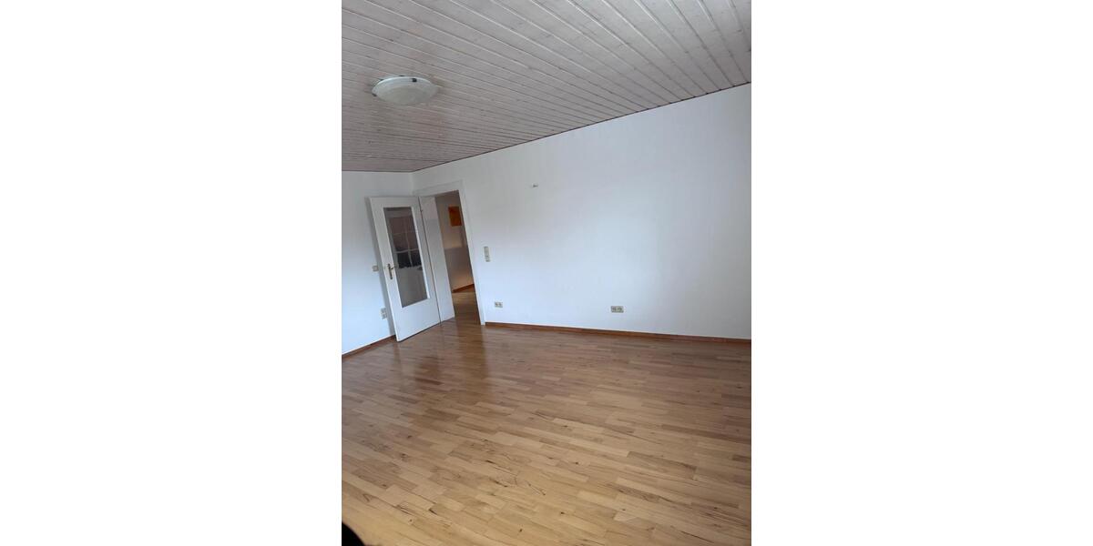 Etagenwohnung Sinn - 3 Zimmer, 96 m&sup2;, 870&euro; | Angebot:25542861