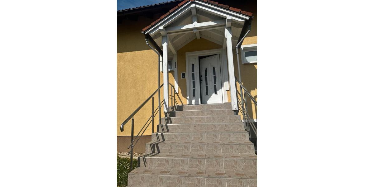 Einfamilienhaus Friedberg (Hessen) - 6 Zimmer, 250 m&sup2;, 400.000&euro; | Angebot:26052883