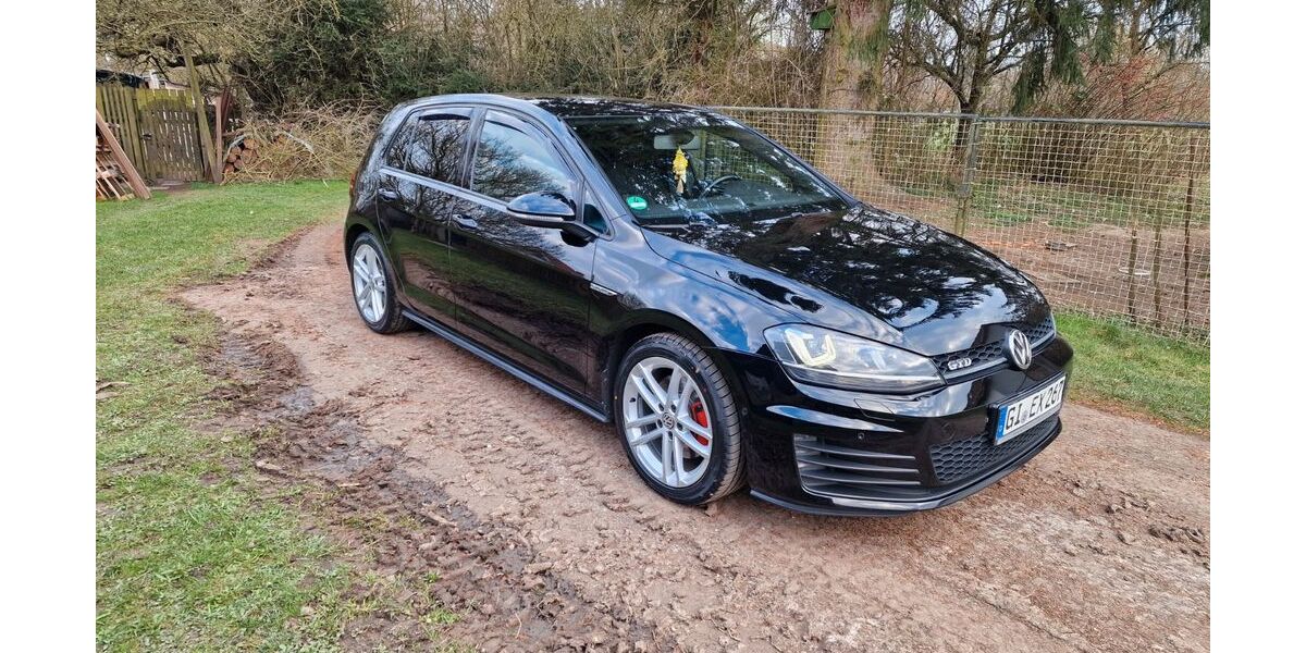 VW Golf 218.000 km 11.200 &euro; Langgons 35428