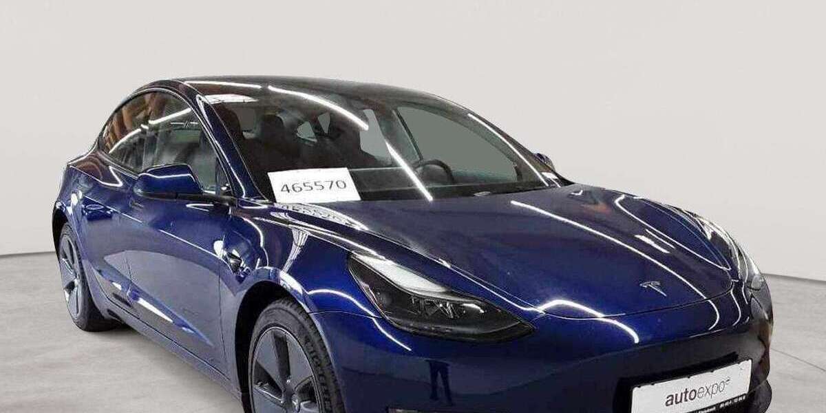 Tesla Model 3 84.149 km 23.390 &euro; Fernwald-Steinbach 35463