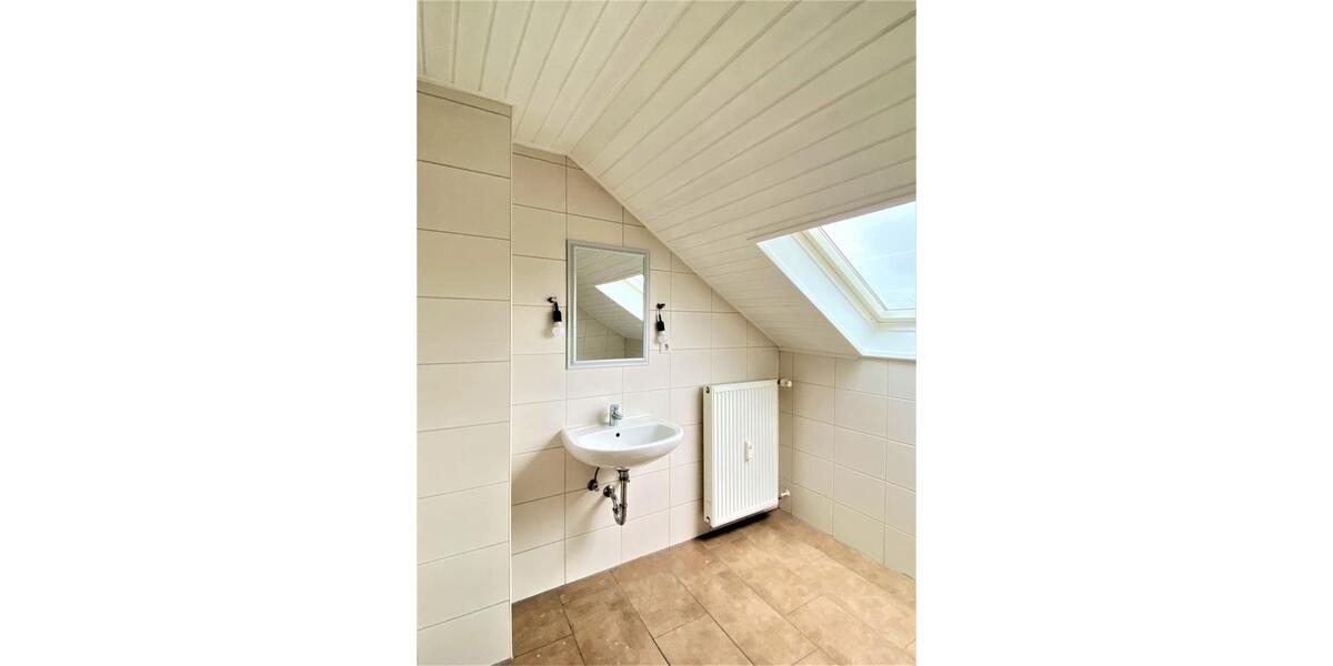 Dachgeschoßwohnung Buseck - 1 Zimmer, 17 m&sup2;, 400&euro; | Angebot:24799997