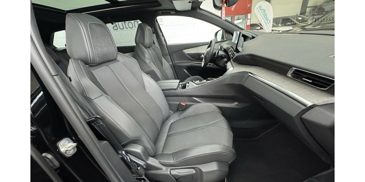 Peugeot 5008 GT 130 Black Edition EAT8 Panoramadach 17.300 km 26.620 &euro; Lich 35423