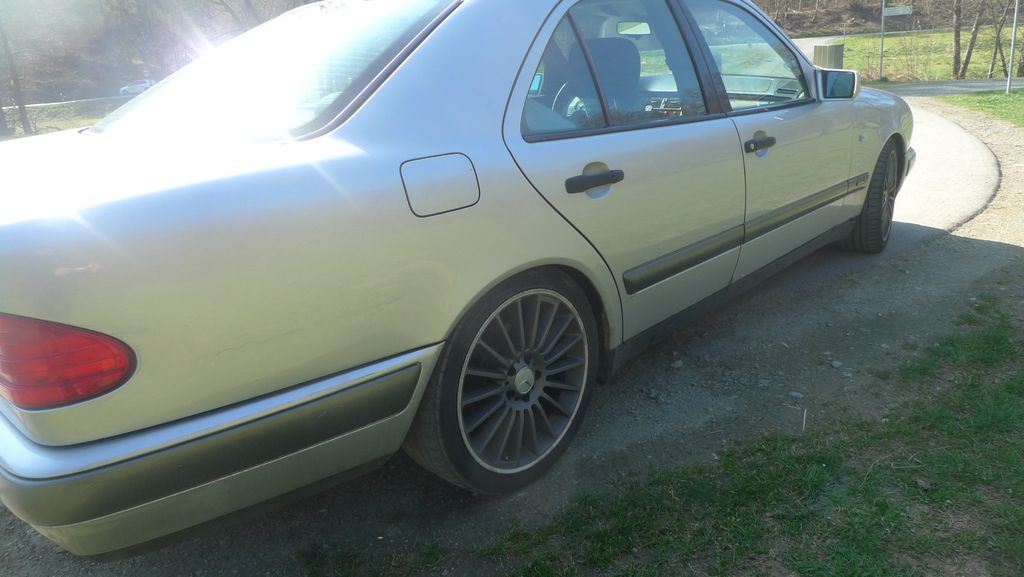 Mercedes-Benz E 230 260.420 km 3.950 &euro; Wetzlar 35578