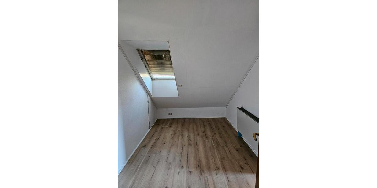 Einfamilienhaus Wölfersheim - 4 Zimmer, 153 m&sup2;, 375.000&euro; | Angebot:27004752