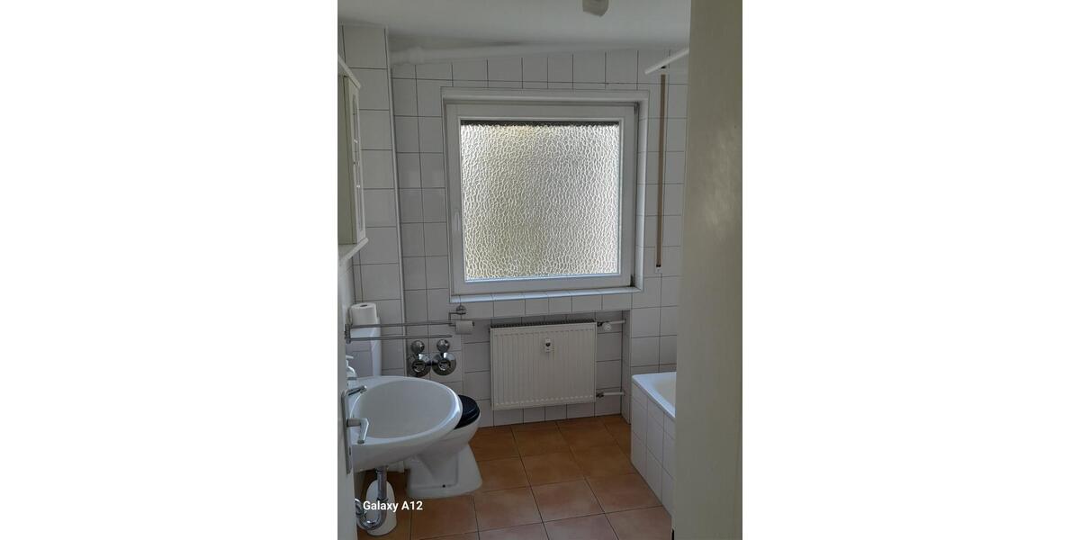 Etagenwohnung Friedberg (Hessen) - 4 Zimmer, 90 m&sup2;, 990&euro; | Angebot:25268387