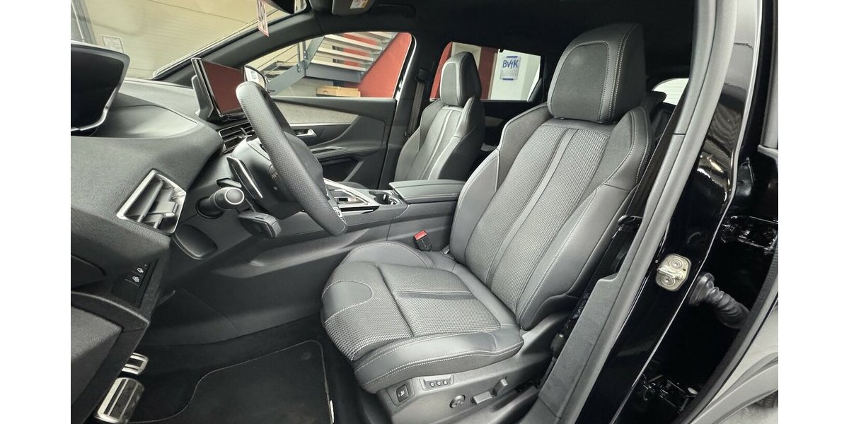 Peugeot 5008 GT 130 Black Edition EAT8 1.Hand Massage 20.400 km 26.220 &euro; Lich 35423