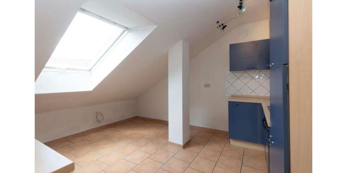 Dachgeschoßwohnung Buseck - 3 Zimmer, 100 m&sup2;, 1.200&euro; | Angebot:25894892