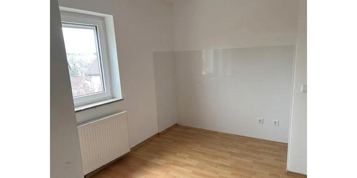 Dachgeschoßwohnung Gießen Wieseck - 4 Zimmer, 105 m&sup2;, 900&euro; | Angebot:26533043