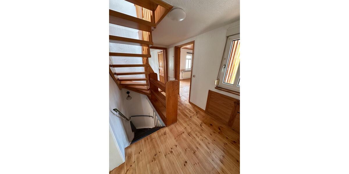 Etagenwohnung Gießen Wieseck - 4 Zimmer, 104 m&sup2;, 930&euro; | Angebot:26624525