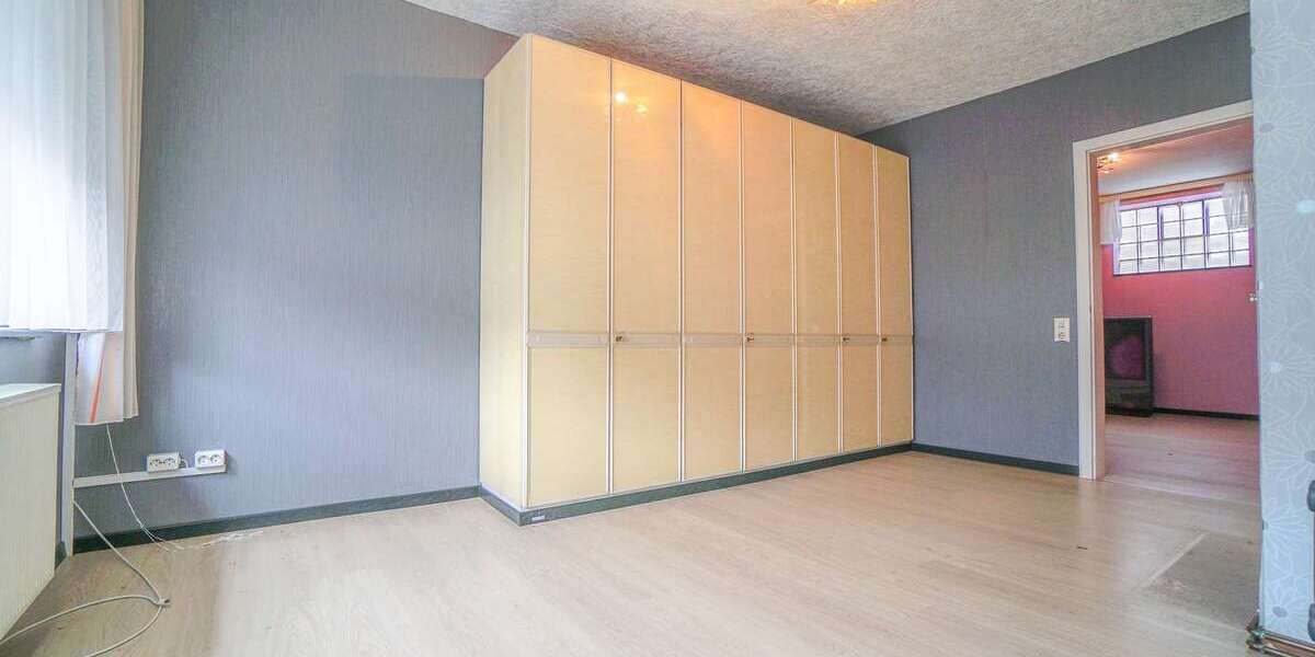 2 Wohneinheiten & Gewerbeeinheit in Top-Lage von Herborn - Mehrfamilienhaus, Wohnhaus Herborn | Angebot:26828615