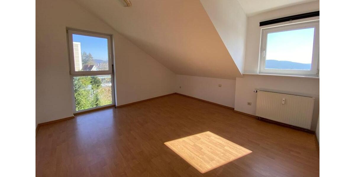 Dachgeschoßwohnung Herborn - 3 Zimmer, 87 m&sup2;, 820&euro; | Angebot:26676766