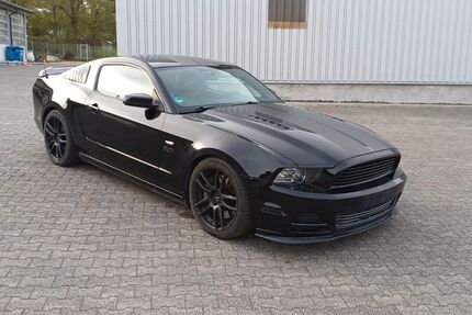 Ford Mustang 121.600 km 19.800 &euro; Wölfersheim 61200