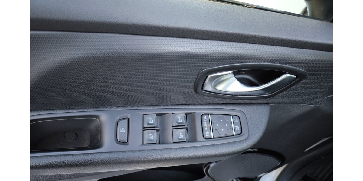 Renault Clio 72.496 km 9.999 &euro; Waldsolms 35647