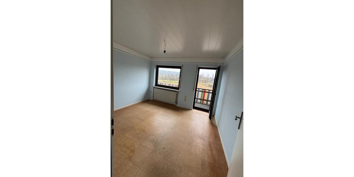Erdgeschoßwohnung Grünberg - 4 Zimmer, 140 m&sup2;, 1.100&euro; | Angebot:25965709