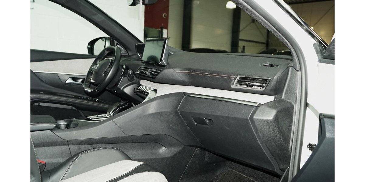 Peugeot 3008 225 GT Plug-In Hybrid LED CARPLAY LEDER 52.400 km 20.440 &euro; Lich 35423