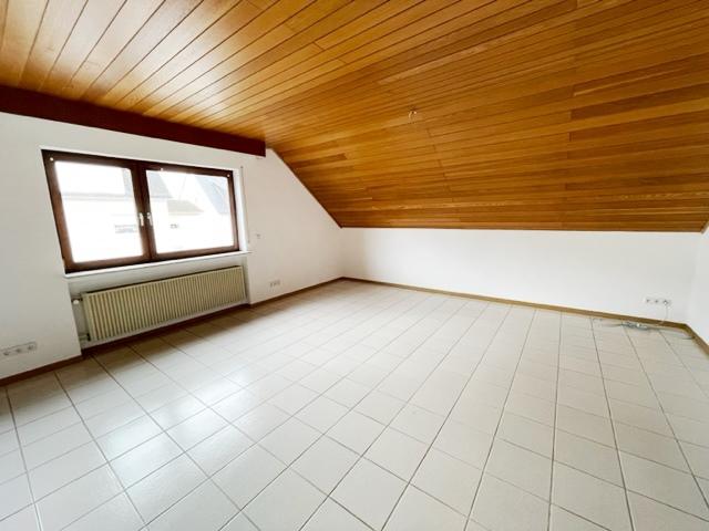 Dachgeschoßwohnung Wetzlar Naunheim - 3 Zimmer, 91 m&sup2;, 650&euro; | Angebot:25096645