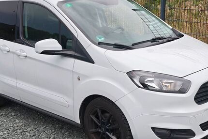 Ford Tourneo Courier 182.000 km 3.499 &euro; Wetzlar 35576