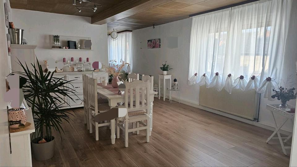 Mehrfamilienhaus, Wohnhaus Lich - 9 Zimmer, 160 m&sup2;, 330.000&euro; | Angebot:25876197