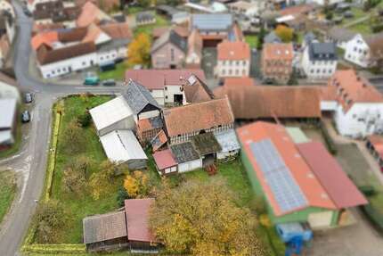 Haus Butzbach - 15 Zimmer, 300 m&sup2;, 845.000&euro; | Angebot:26708728
