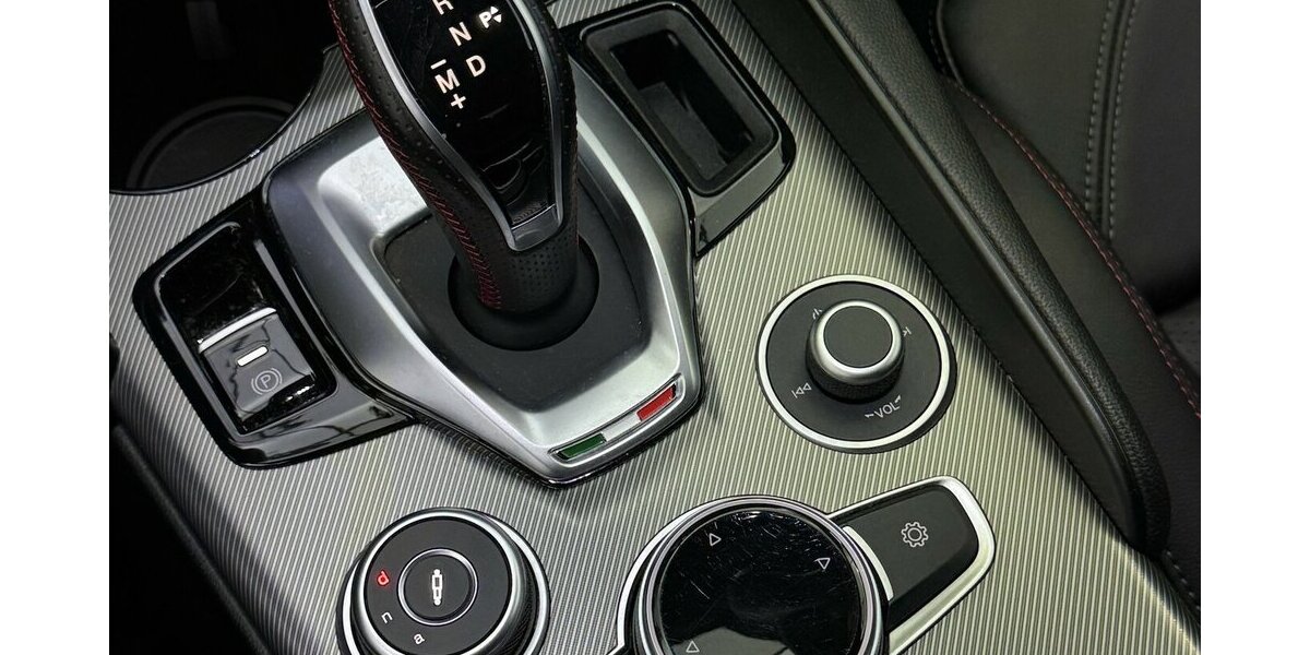 Alfa Romeo Giulia Competizione Q4 Turbo CarPlay Kamera 9.970 km 41.220 &euro; Lich 35423