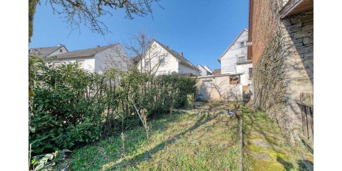 Mehrfamilienhaus, Wohnhaus Aßlar - 8 Zimmer, 186 m&sup2;, 219.000&euro; | Angebot:25697034