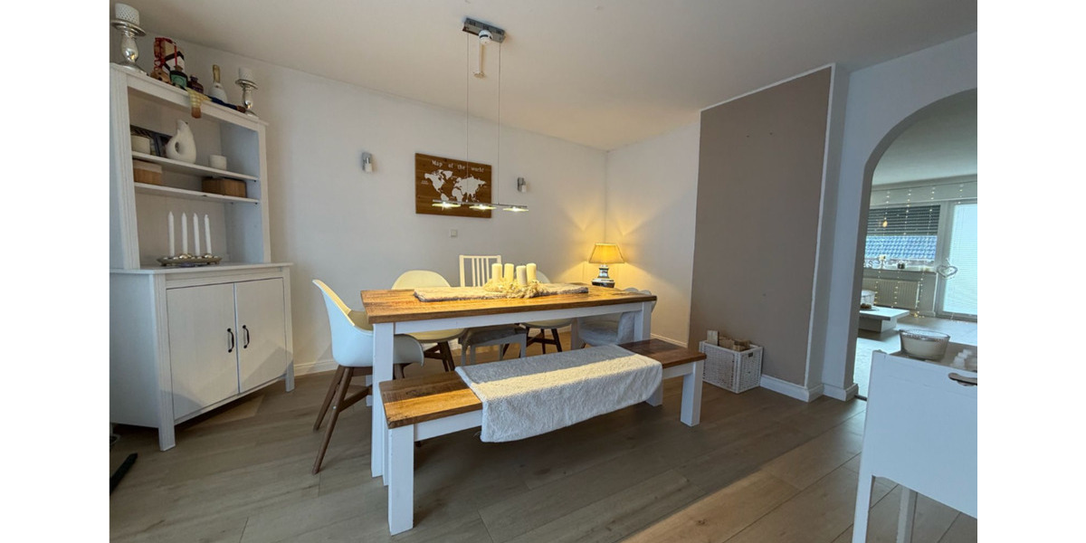 Reihenhaus Grävenwiesbach - 6 Zimmer, 199 m&sup2;, 1.650&euro; | Angebot:25947839