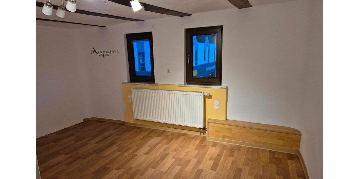 Etagenwohnung Bad Endbach - 2 Zimmer, 92 m&sup2;, 890&euro; | Angebot:25280478