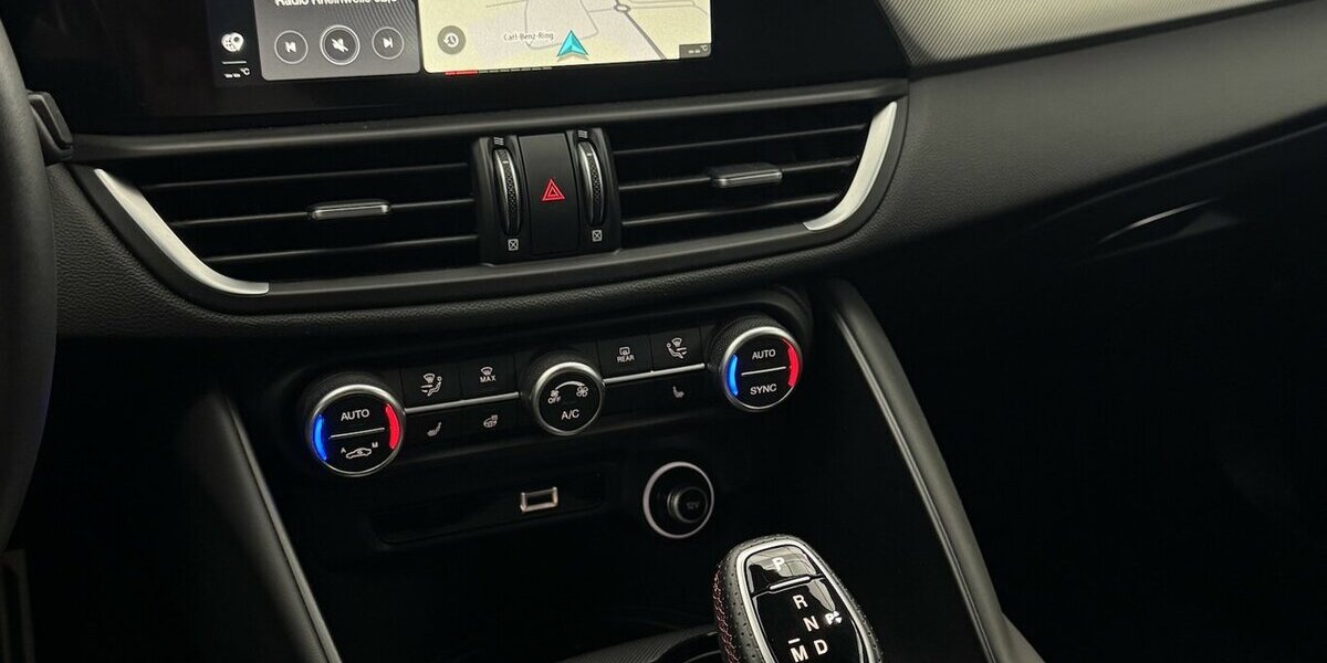 Alfa Romeo Giulia 2.0 Competizione Q4 Turbo Panoramadach 14.303 km 38.460 &euro; Lich 35423