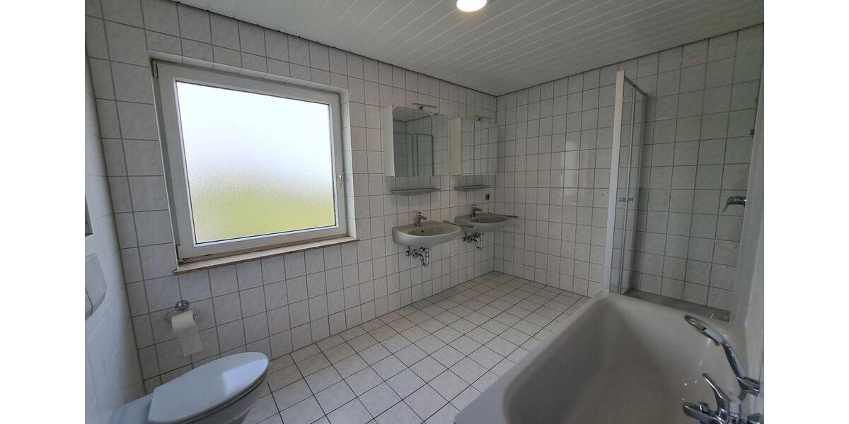 Etagenwohnung Pohlheim - 4 Zimmer, 117 m&sup2;, 1.050&euro; | Angebot:25920468