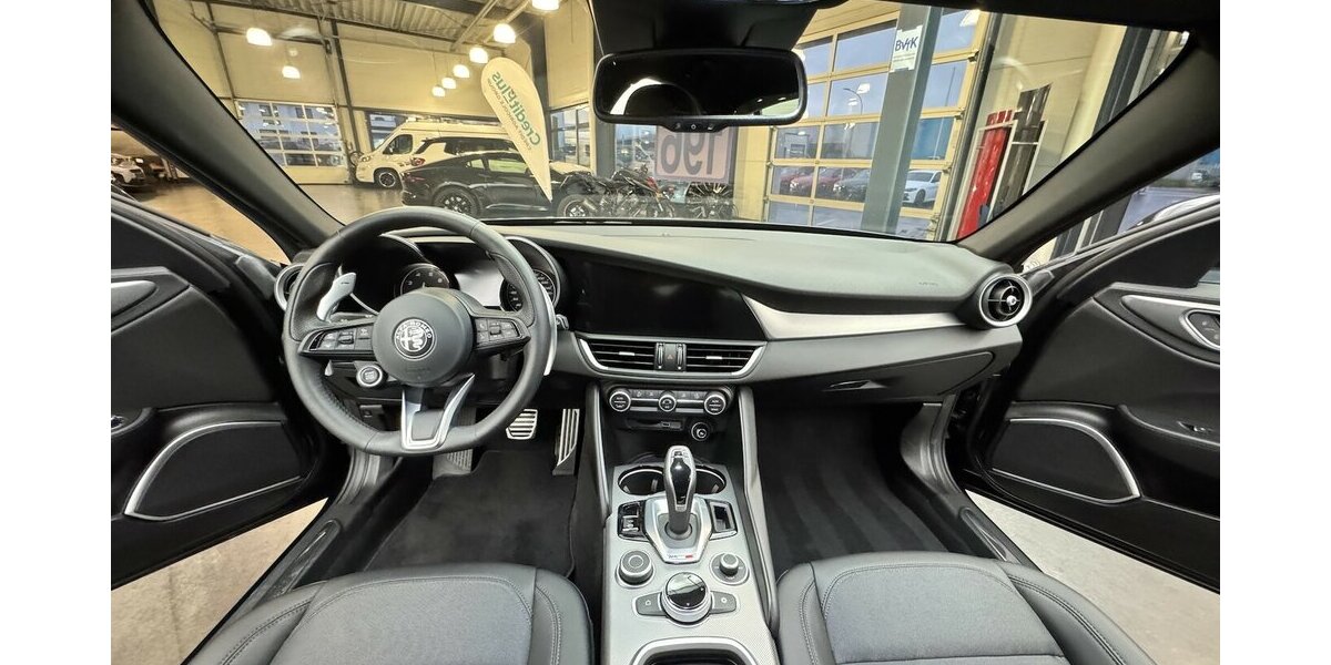 Alfa Romeo Giulia 2.0 Sprint Turbo 16V Xenon Leder Carplay 23.400 km 27.940 &euro; Lich 35423