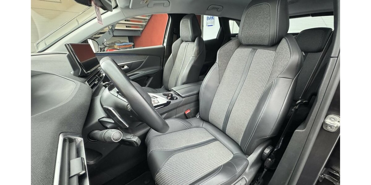 Peugeot 3008 1.6 225 Allure 1.Hand Pack Plug-In Hybrid 51.950 km 20.540 &euro; Lich 35423
