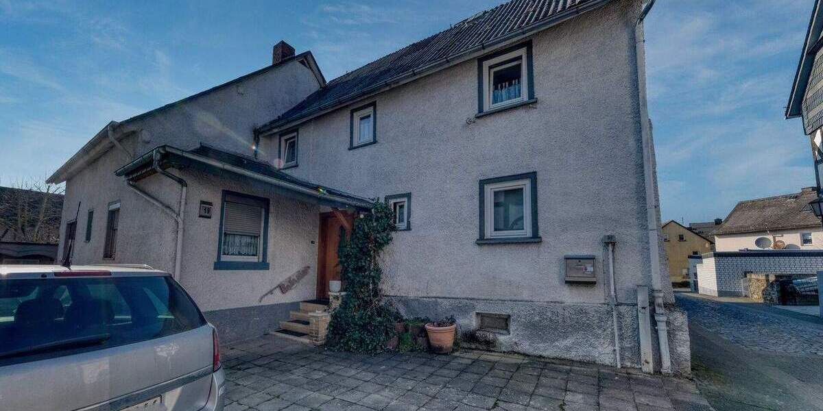 Mehrfamilienhaus, Wohnhaus Aßlar - 8 Zimmer, 186 m&sup2;, 219.000&euro; | Angebot:25697034