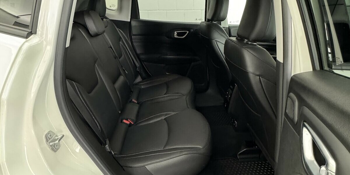 Jeep Compass S Plug-IN Hybrid 4WD 1.Hand Anhängerkplg 43.400 km 26.540 &euro; Lich 35423