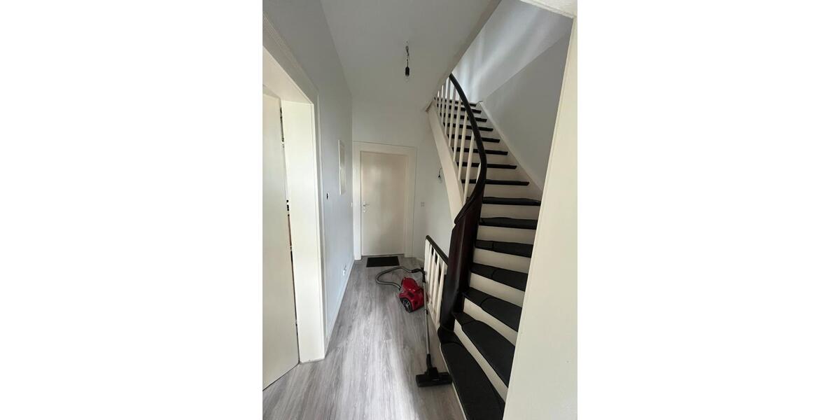 Doppelhaushälfte Butzbach - 4 Zimmer, 150 m&sup2;, 1.550&euro; | Angebot:26615671