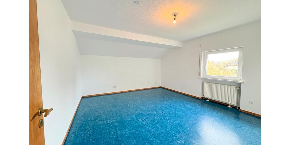 Dachgeschoßwohnung Weimar (Lahn) - 3 Zimmer, 115 m&sup2;, 1.035&euro; | Angebot:25636449