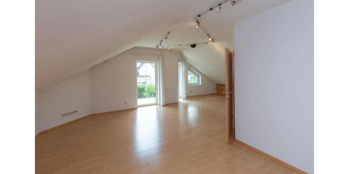 Dachgeschoßwohnung Buseck - 3 Zimmer, 100 m&sup2;, 1.200&euro; | Angebot:25894892