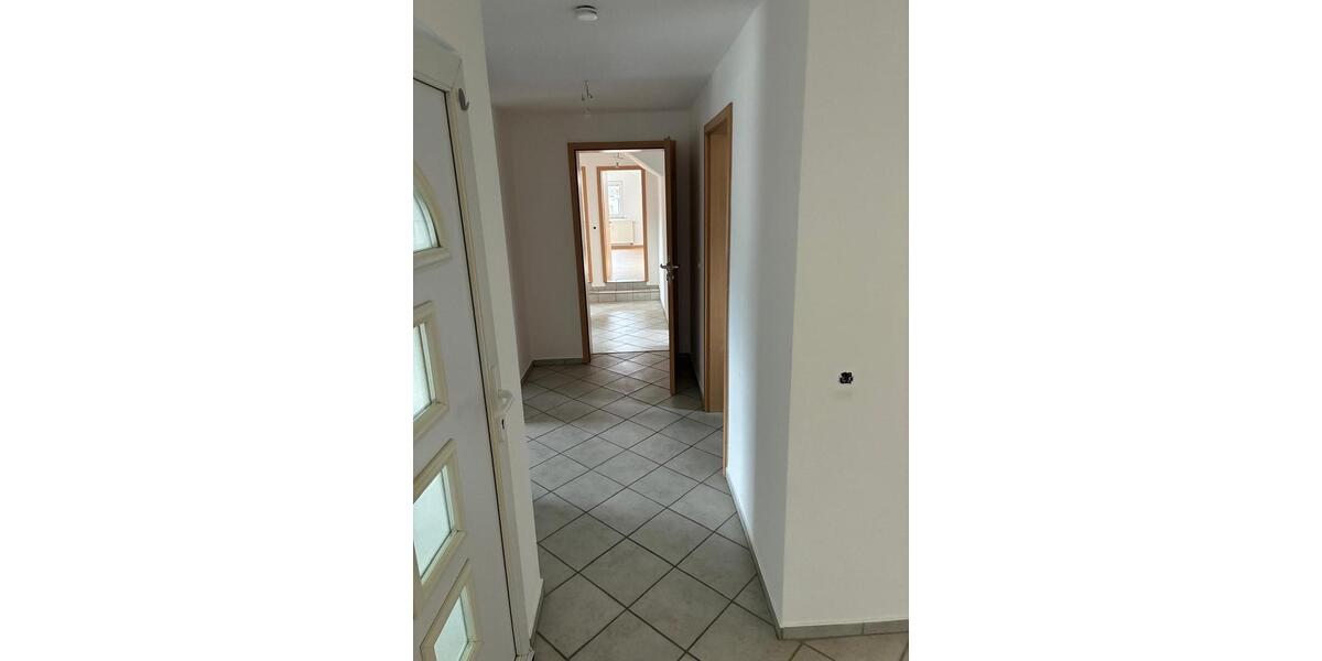 Dachgeschoßwohnung Gießen Allendorf - 4 Zimmer, 110 m&sup2;, 950&euro; | Angebot:26614053