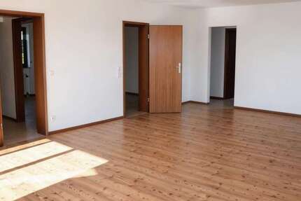 Wohnung Grävenwiesbach - 3 Zimmer, 123 m&sup2;, 1.080&euro; | Angebot:26099921