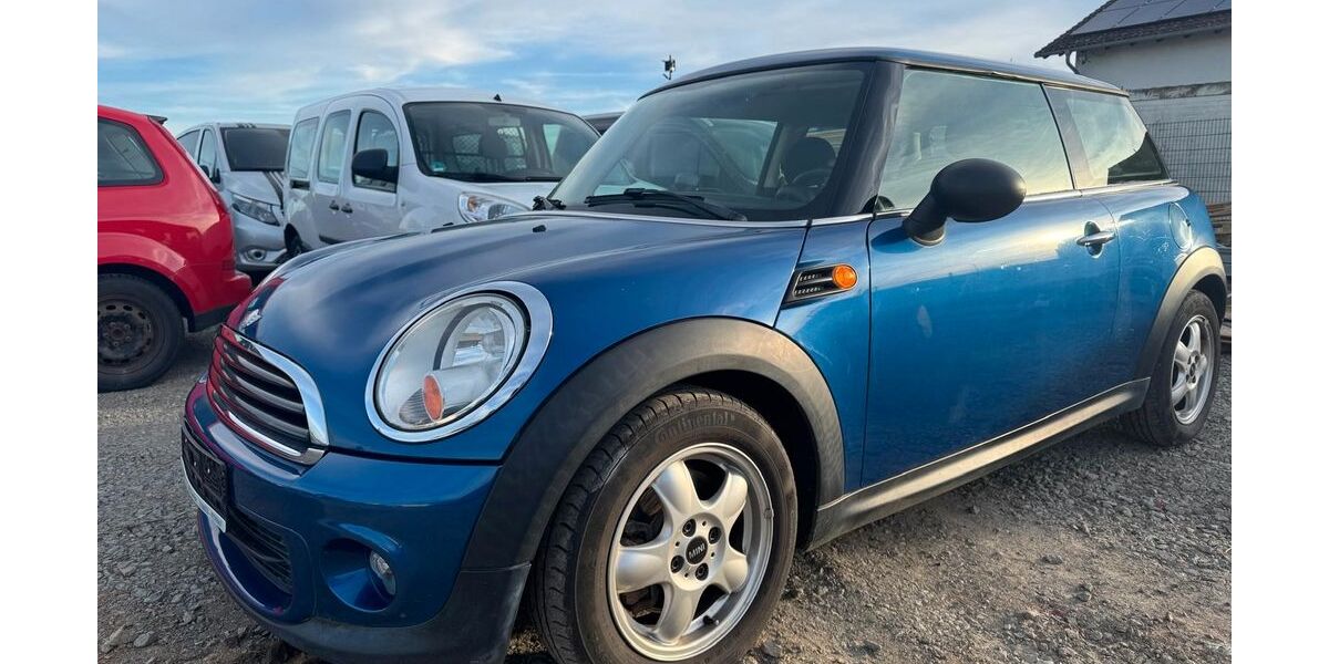 Mini ONE 124.361 km 2.999 &euro; Münzenberg Gambach 35516