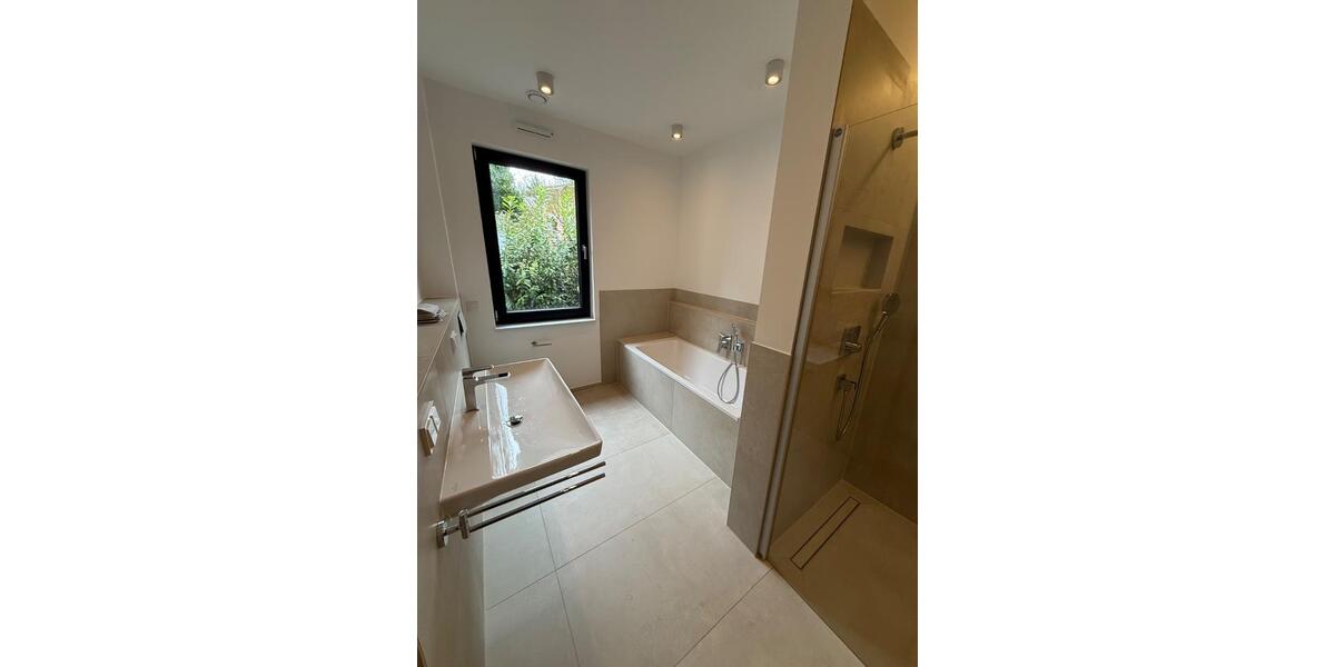 Hochparterre Marburg - 3 Zimmer, 115 m&sup2;, 1.900&euro; | Angebot:25636430