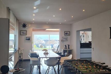 Haus Aßlar - 8 Zimmer, 270 m&sup2;, 630.000&euro; | Angebot:25392335