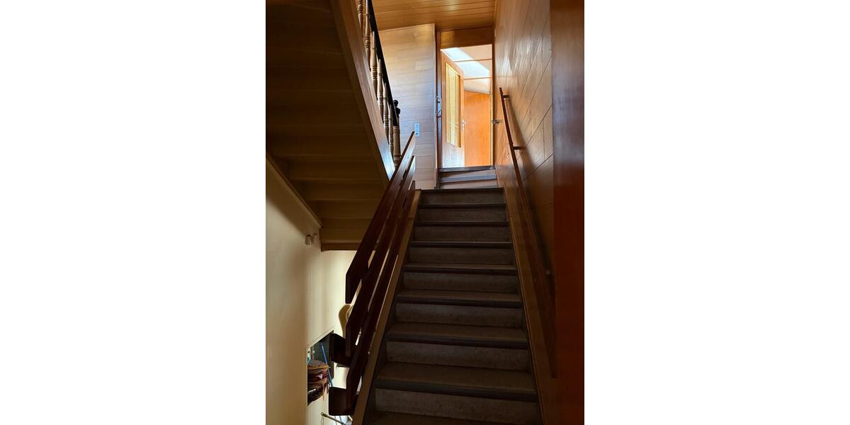 Einfamilienhaus Biebertal - 8 Zimmer, 265 m&sup2;, 820&euro; | Angebot:25641969