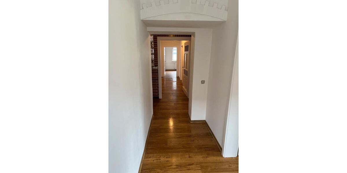 Etagenwohnung Amöneburg - 9 Zimmer, 200 m&sup2;, 1.400&euro; | Angebot:25613866