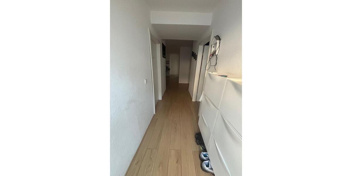 Etagenwohnung Butzbach - 4 Zimmer, 130 m&sup2;, 1.250&euro; | Angebot:25883069