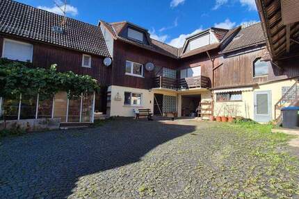 Haus Grävenwiesbach Hundstadt - 8 Zimmer, 230 m&sup2;, 340.000&euro; | Angebot:25776084